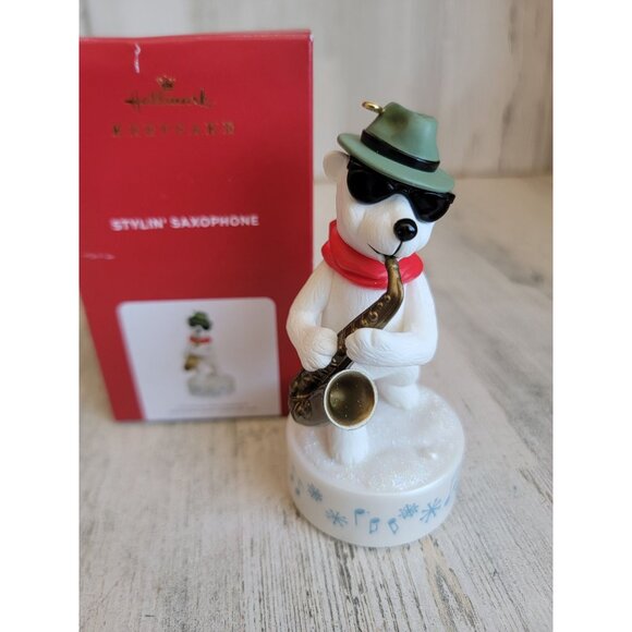 Hallmark stylin' saxophone magic ornament Xmas polar bear - Picture 1 of 6